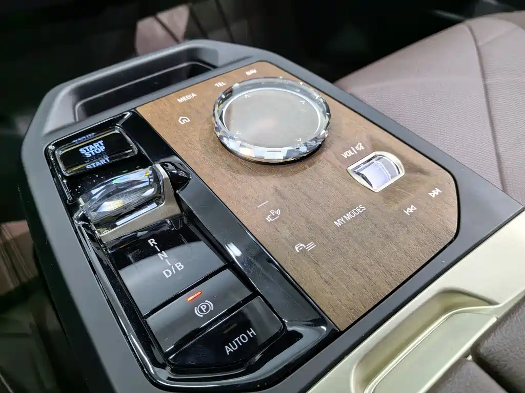 BMW iX 2022 xDrive40 купить на сайте DeffCars