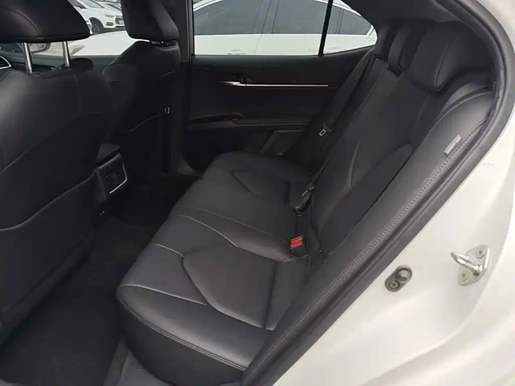 Camry 2021 2.0G Deluxe Edition купить на сайте DeffCars