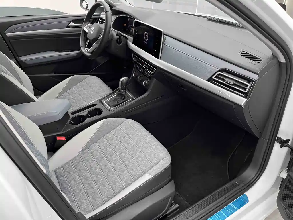Lavida 2023 1.5L automatic full version купить на сайте DeffCars