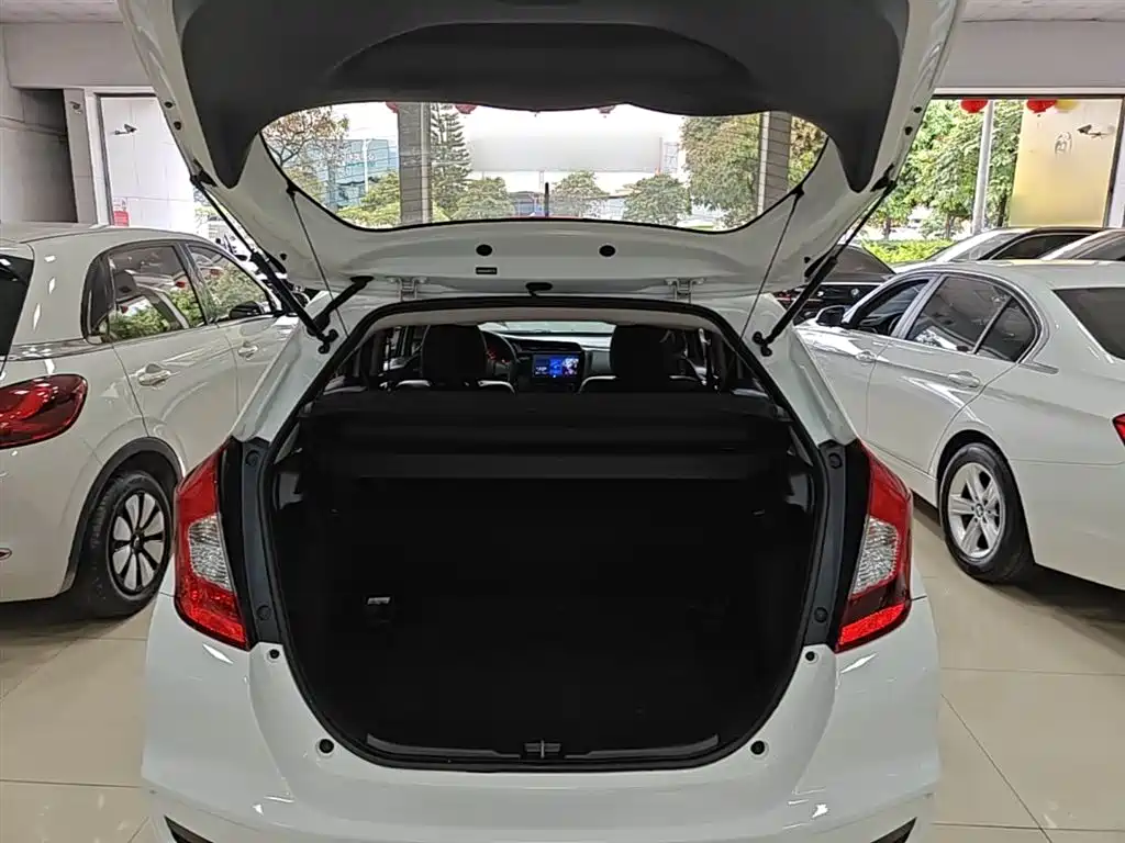 Fit 2018 1.5L CVT Comfort Edition купить на сайте DeffCars