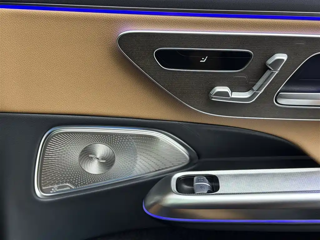 Mercedes-Benz E-Class 2025 E 300 L Luxury Model купить на сайте DeffCars