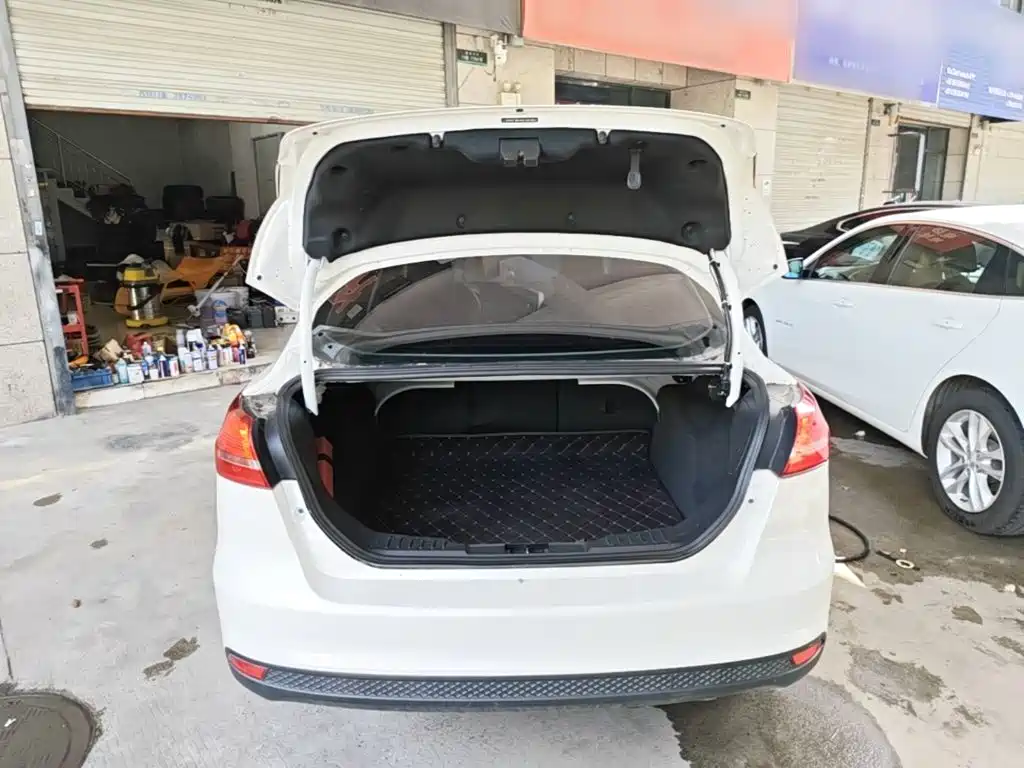 Focus 2017 Sedan 1.6L Automatic Comfort Smart Mobility Edition купить на сайте DeffCars