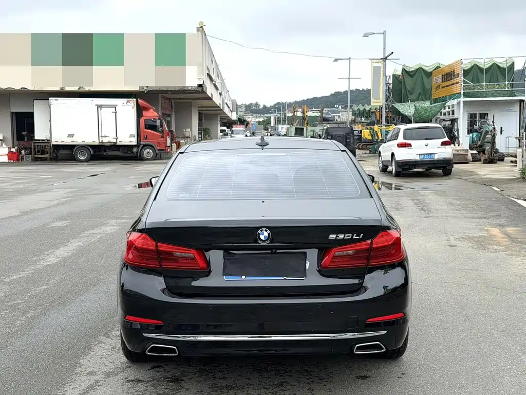 BMW 5 Series 2018 facelift 530Li Exclusive luxury package купить на сайте DeffCars