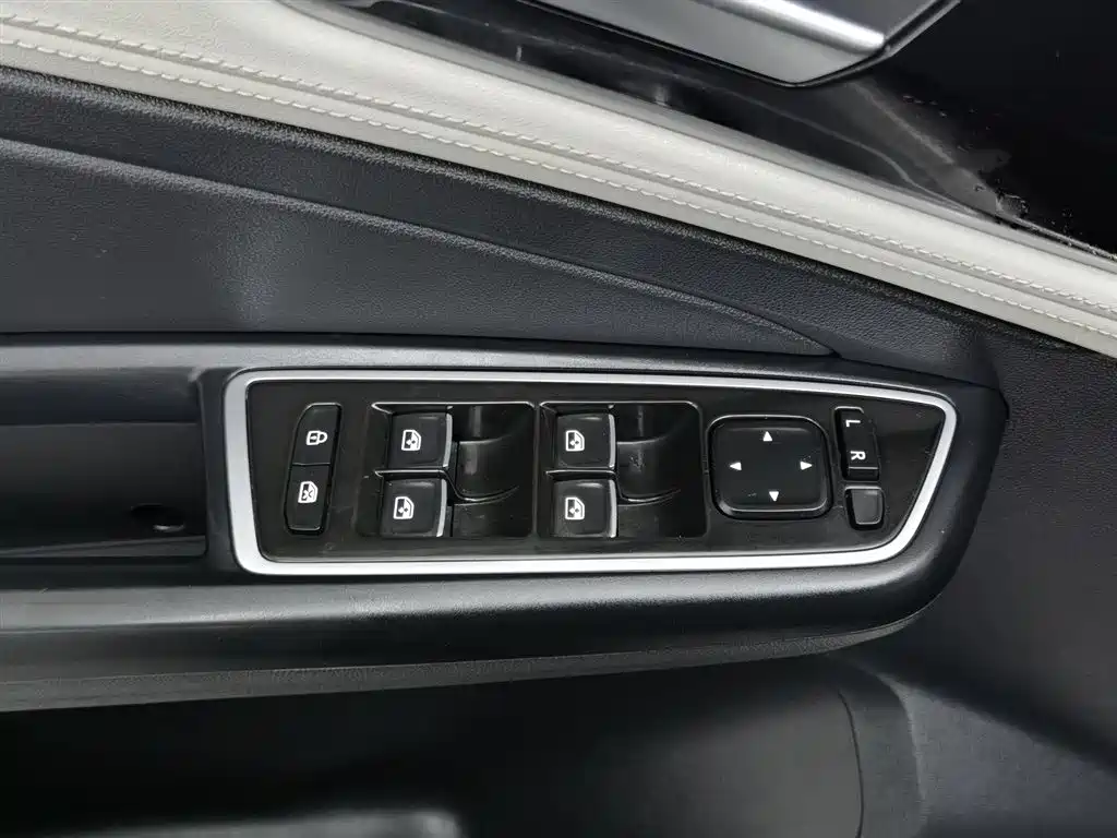 Jetta VS7 2023 280TSI automatic aggressive version купить на сайте DeffCars