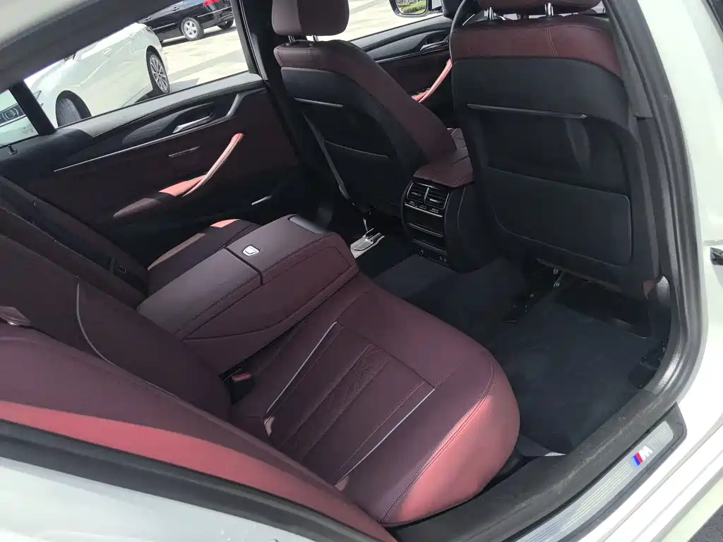 BMW 5 Series 2021 530Li Leading M Sports Package купить на сайте DeffCars