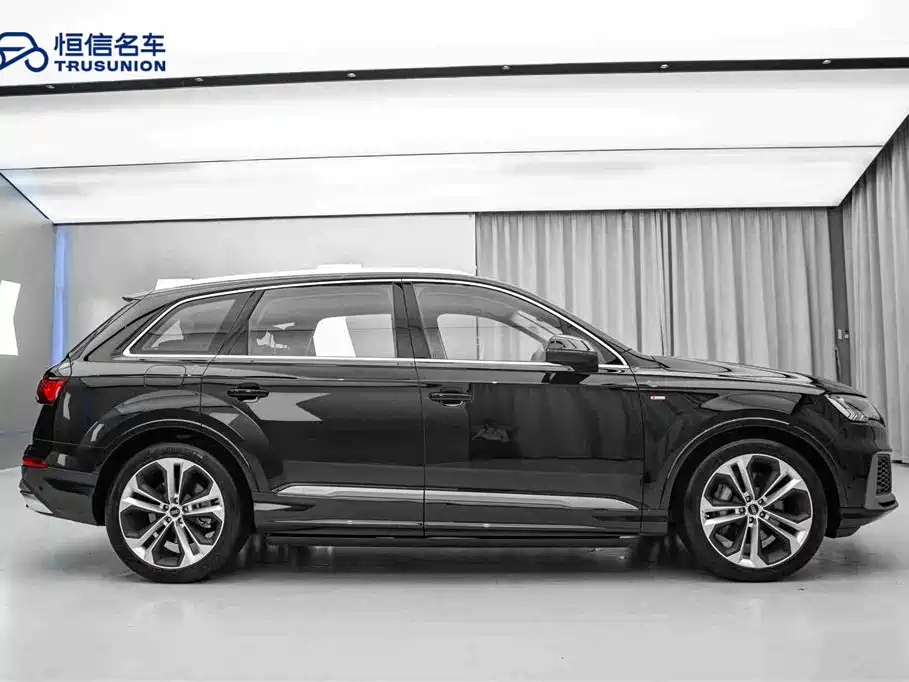 Audi Q7 2023 55 TFSI quattro S line sports купить на сайте DeffCars
