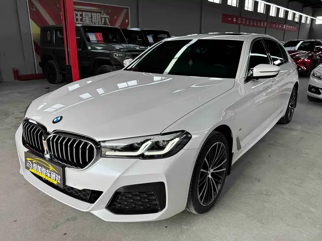 BMW 5 Series 2023 530Li Leading M Sports Package купить на сайте DeffCars