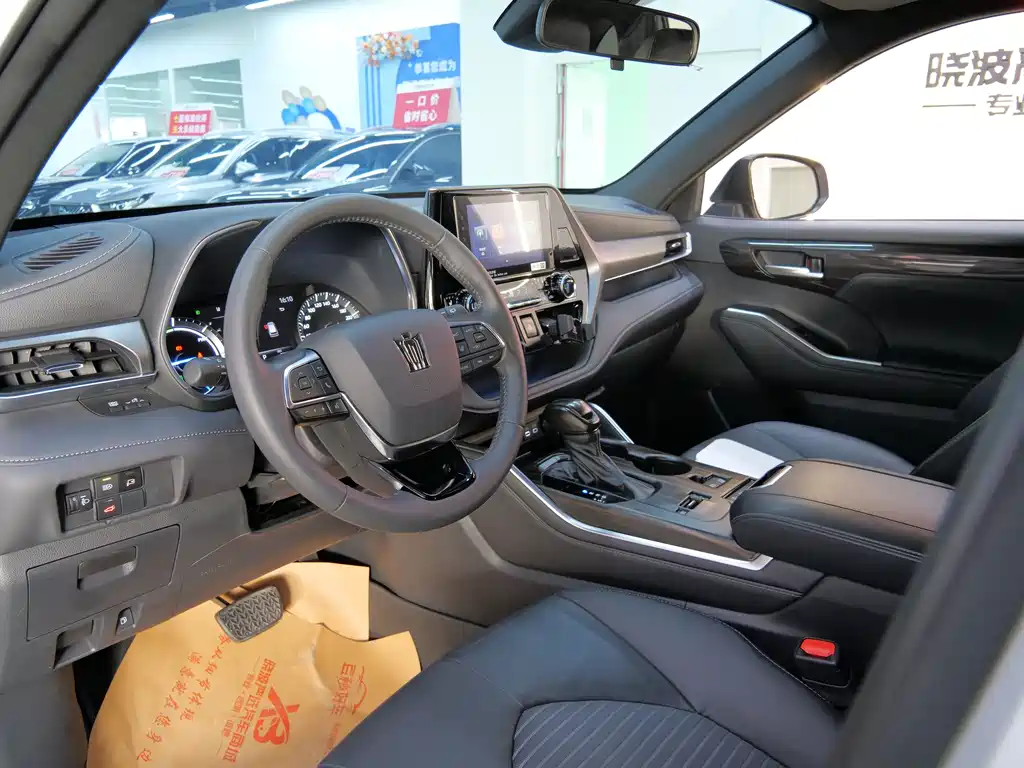 Crown Lufang 2023 2.5L HEV four-wheel drive luxury version купить на сайте DeffCars