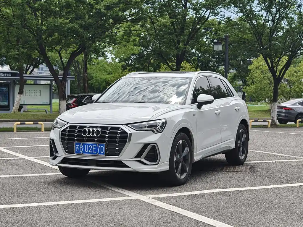 Audi Q3 2019 40 TFSI Fashionable and Dynamic купить на сайте DeffCars