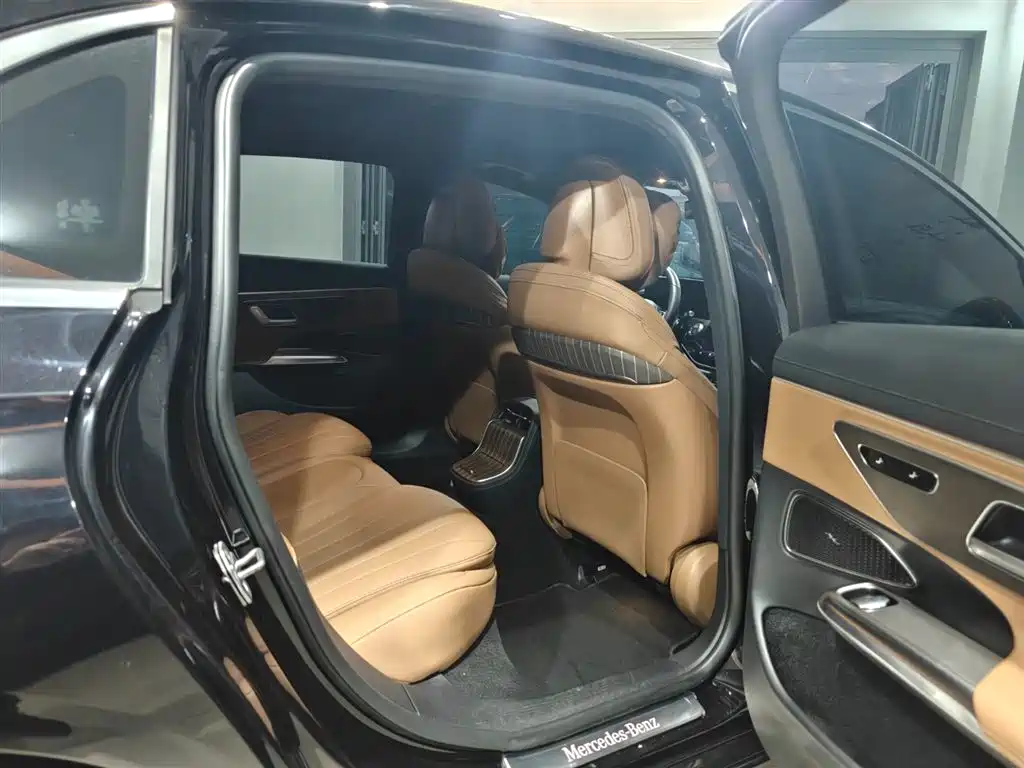 Mercedes-Benz E-Class New Energy 2024 E 350 e L plug-in hybrid sedan купить на сайте DeffCars