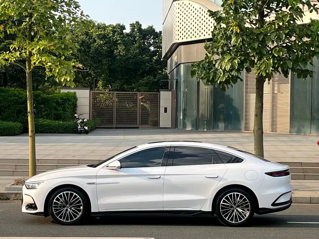 Han 2022 DM-i 121KM exclusive model купить на сайте DeffCars