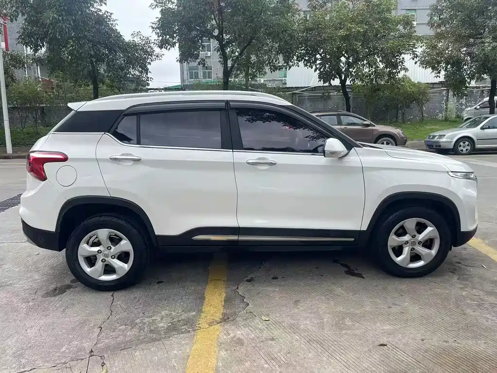 Baojun 510 2017 1.5L automatic fashion model купить на сайте DeffCars