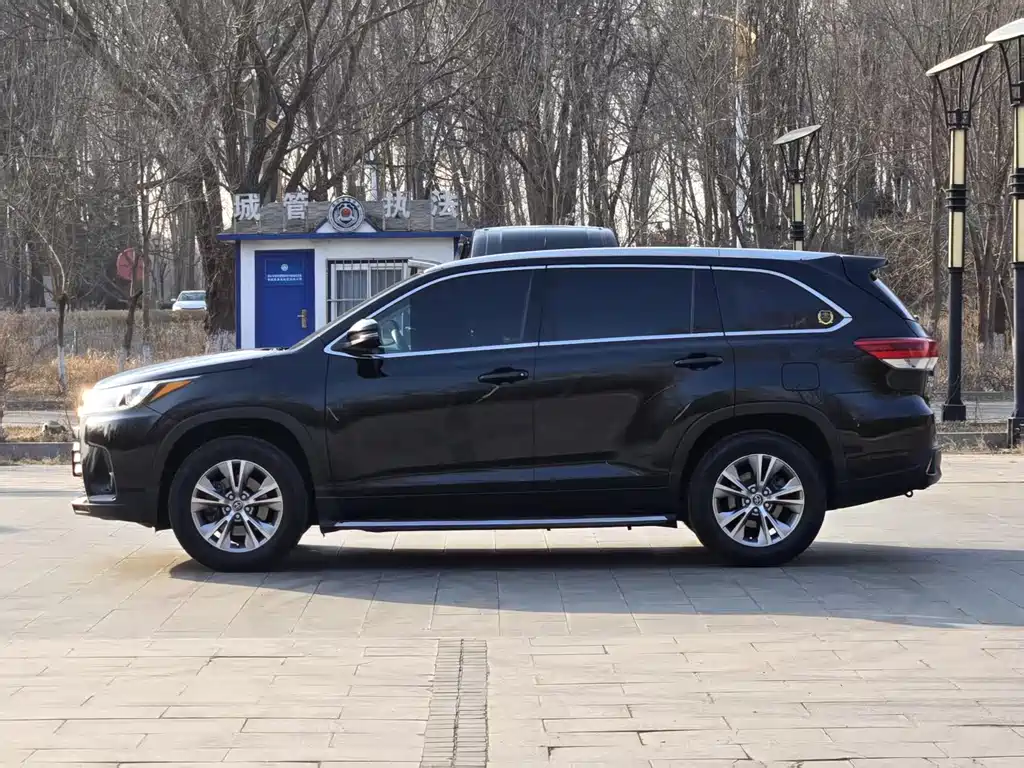 Highlander 2018 2.0T two-wheel drive elite version, 5 seats, National VI купить на сайте DeffCars