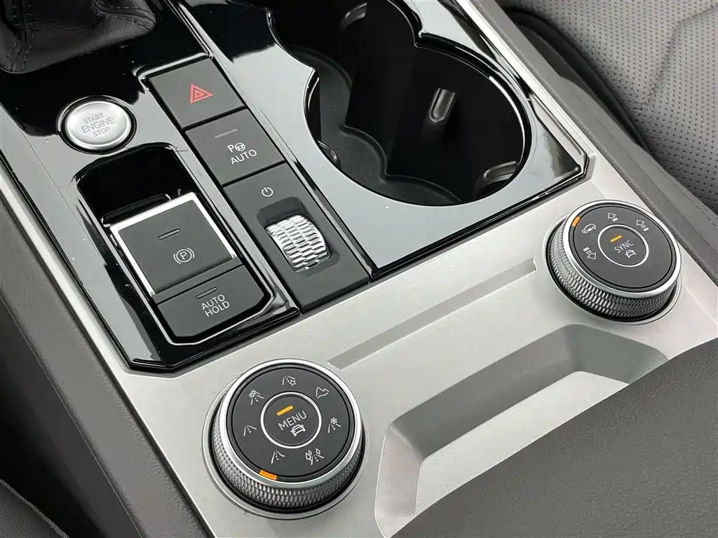 Touareg 2023 3.0TSI Ruixiang Edition Classic Sports Package купить на сайте DeffCars