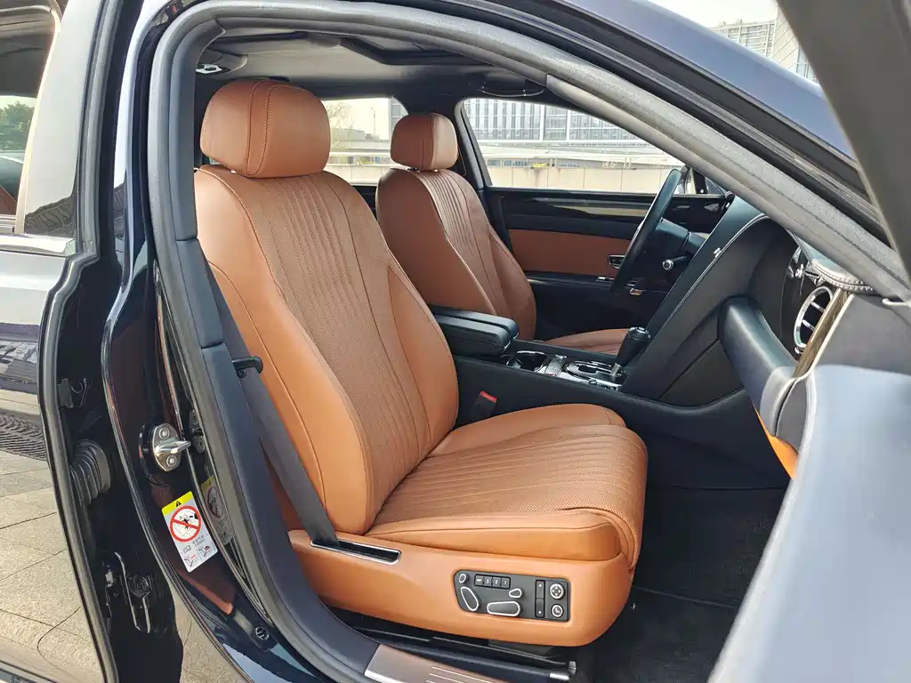 Flying Spur 2017 4.0T V8 Standard Edition купить на сайте DeffCars