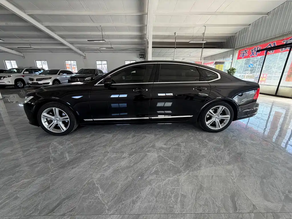 Volvo S90 2020 T5 Zhiyuan Luxury Edition купить на сайте DeffCars