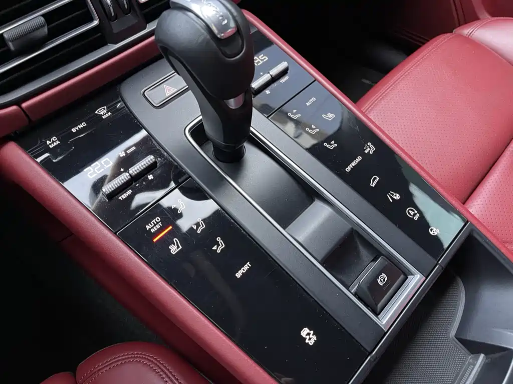 Macan 2022 Macan 2.0T купить на сайте DeffCars