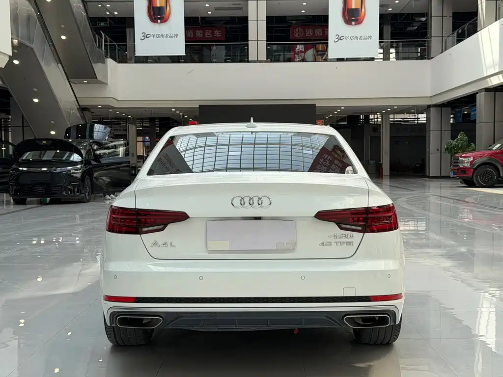 Audi A4L 2019 40 TFSI Fashion Type National VI купить на сайте DeffCars