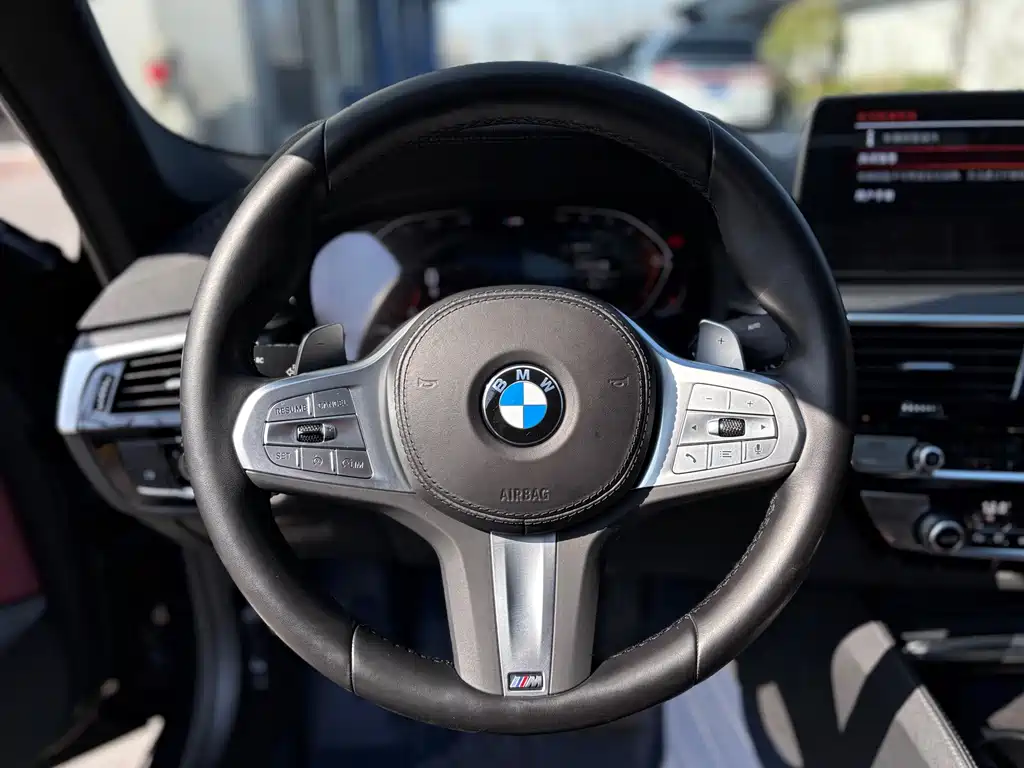 BMW 5 Series 2023 facelift 530Li exclusive M sports package купить на сайте DeffCars