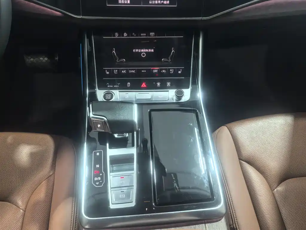 Audi Q7 2023 55 TFSI quattro S line sports version купить на сайте DeffCars