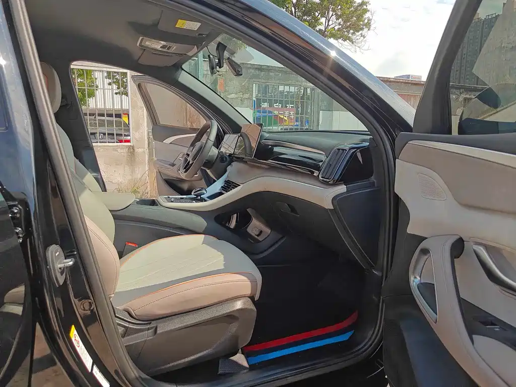Song Pro New Energy 2024 Honor Edition DM-i 71KM Pilot Model купить на сайте DeffCars