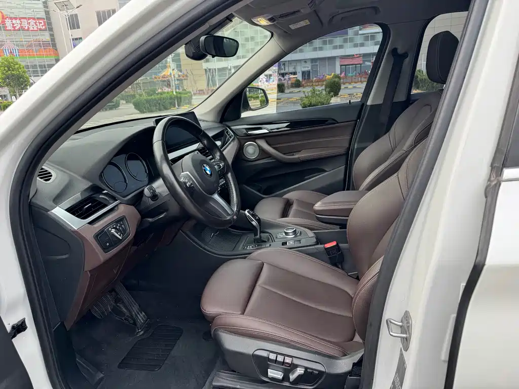 BMW X1 2021 sDrive25Li Leading купить на сайте DeffCars