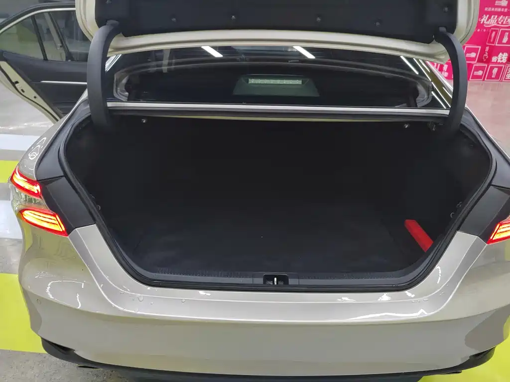 Camry 2019 facelift 2.5G Deluxe Edition купить на сайте DeffCars