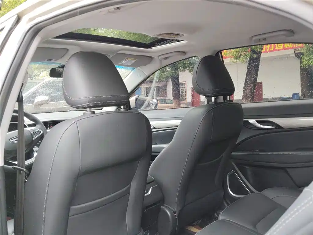 Emgrand 2019 Leading Edition 1.5L CVT upward interconnection type National VI купить на сайте DeffCars