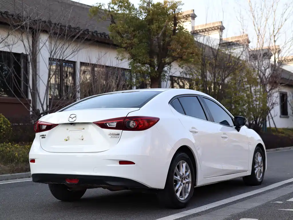 Mazda3 Angkesela 2016 sedan 1.5L automatic luxury model купить на сайте DeffCars