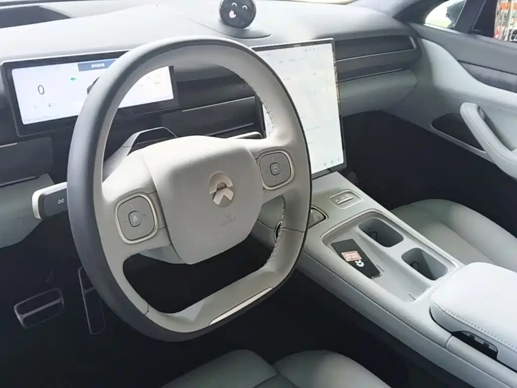 NIO ES8 2023 75kWh Executive Edition купить на сайте DeffCars