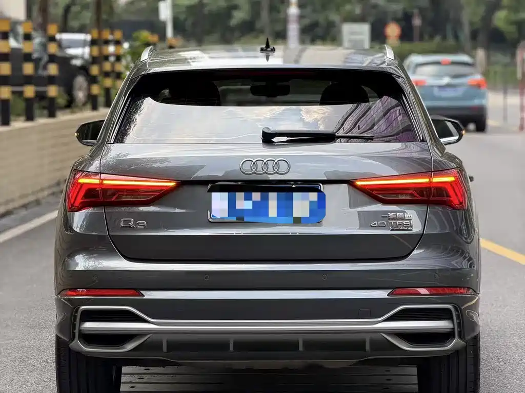 Audi Q3 2019 40 TFSI quattro fashionable and dynamic купить на сайте DeffCars
