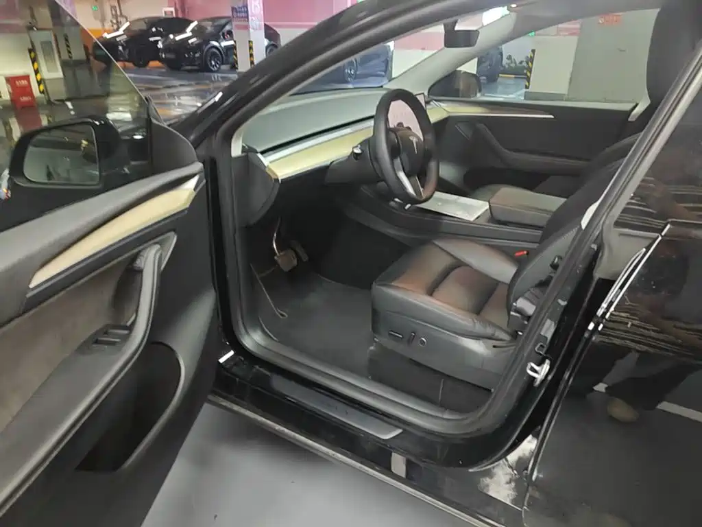 Model Y 2022 facelift rear-wheel drive version купить на сайте DeffCars
