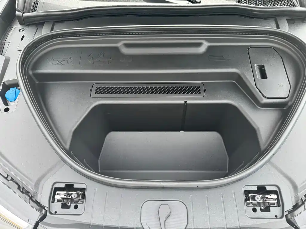 Audi Q6L e-tron 2026 Starter Pilot Edition купить на сайте DeffCars