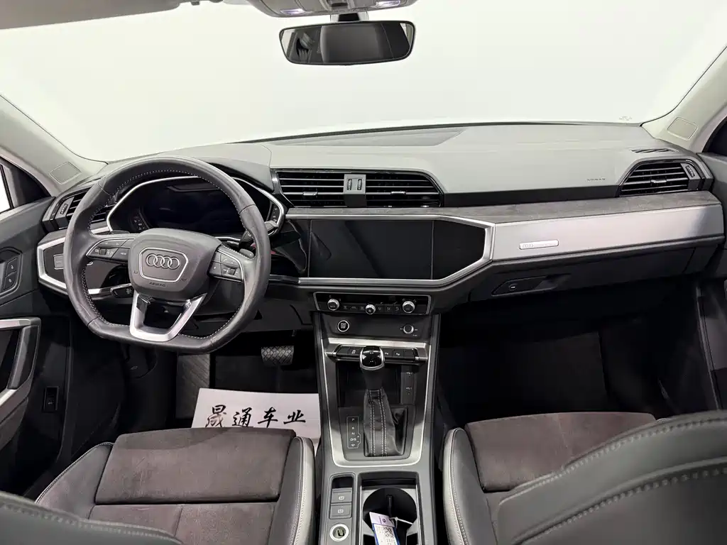 Audi Q3 2022 35 TFSI Fashionable and Dynamic купить на сайте DeffCars