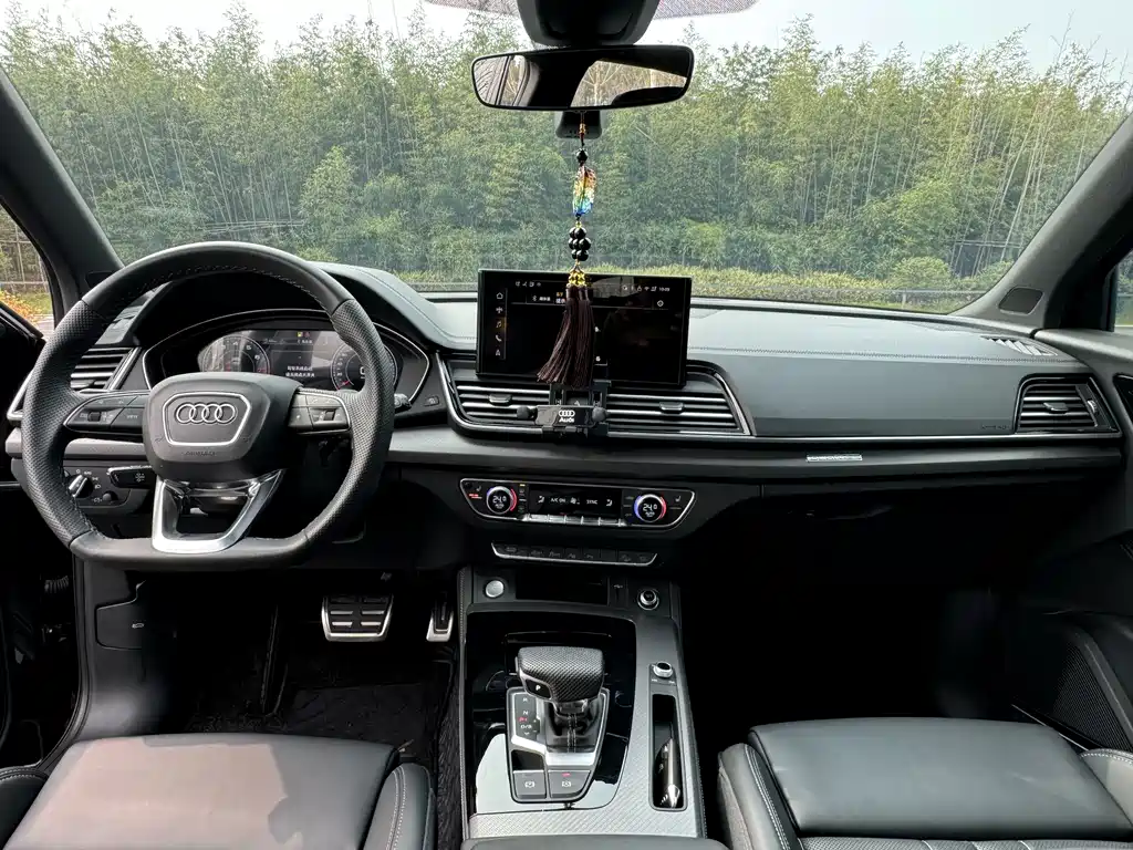 Audi Q5L 2025 45 TFSI luxury and dynamic model купить на сайте DeffCars
