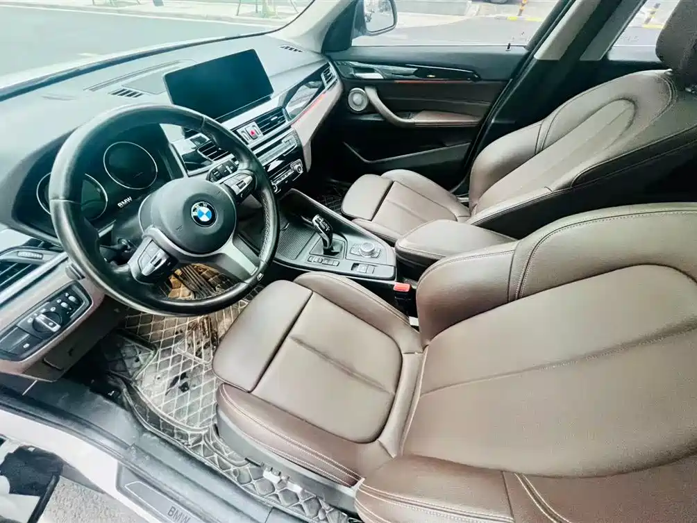 BMW X1 2022 sDrive25Li Leading Model купить на сайте DeffCars