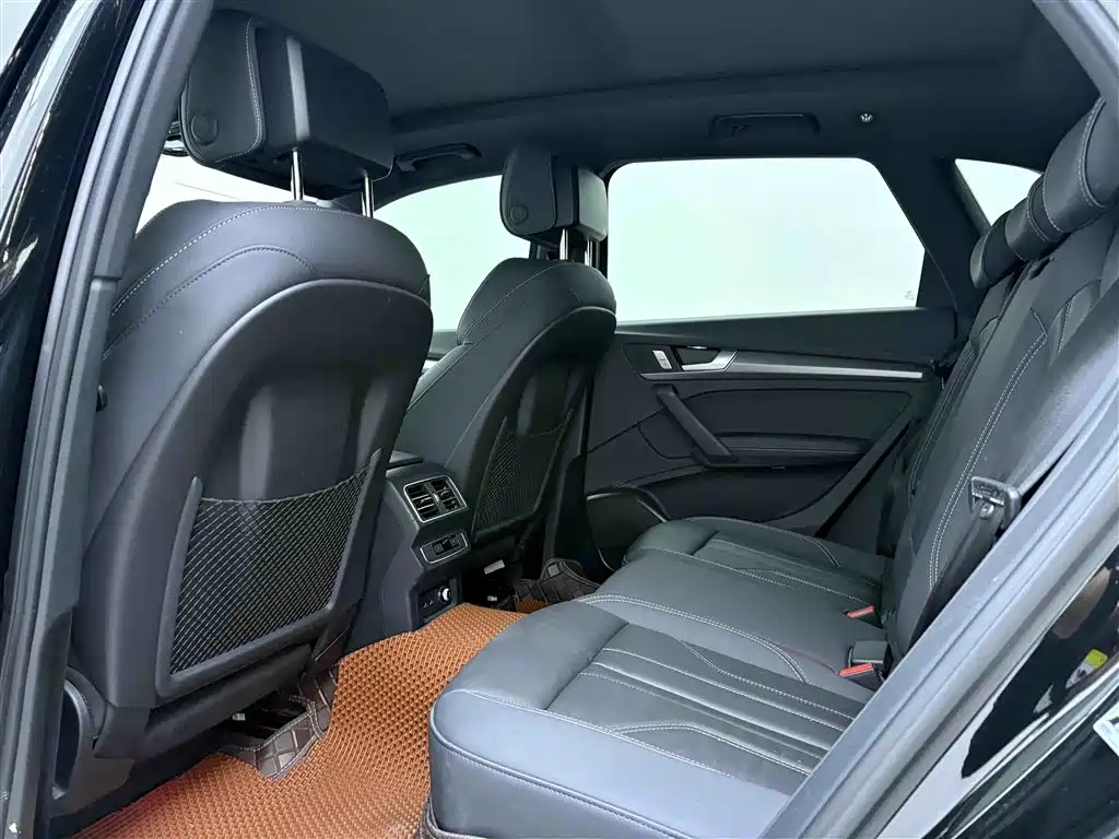 Audi Q5L 2024 40 TFSI luxury and dynamic model купить на сайте DeffCars