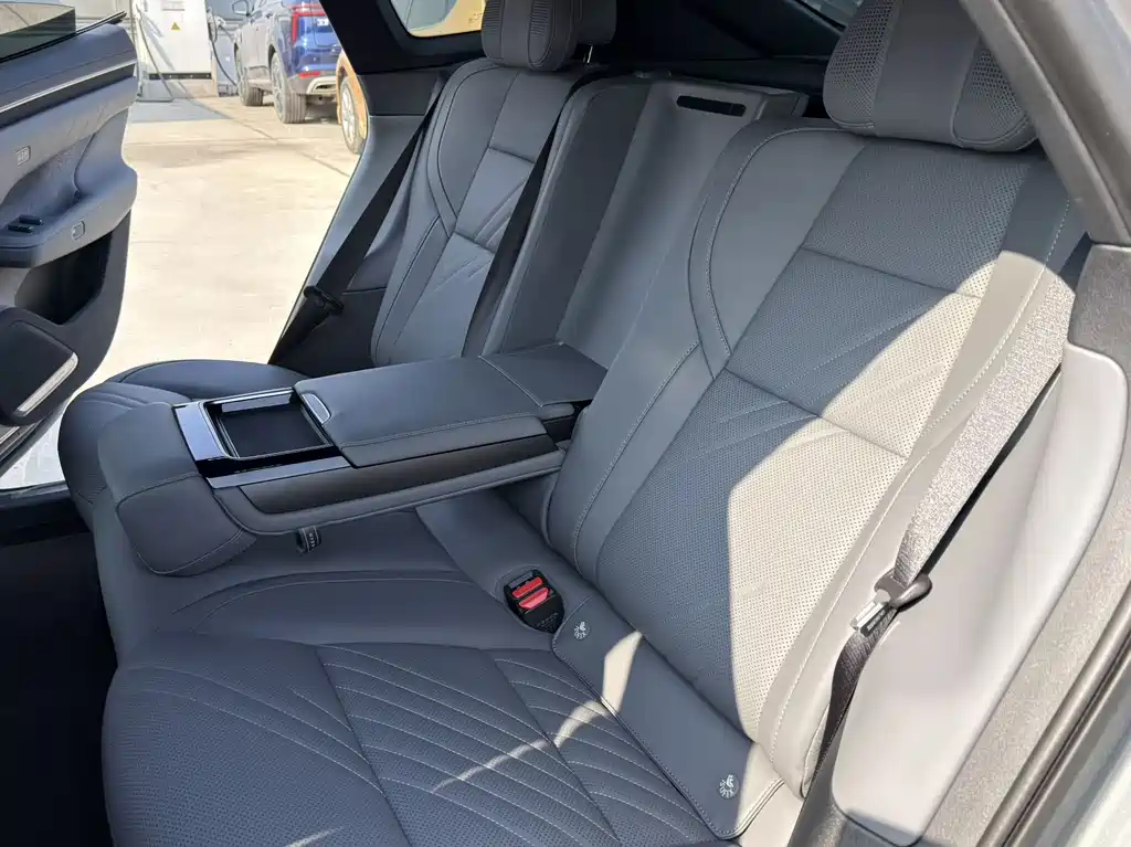 Jikrypton 001 2025 YOU version 100kWh four-wheel drive купить на сайте DeffCars