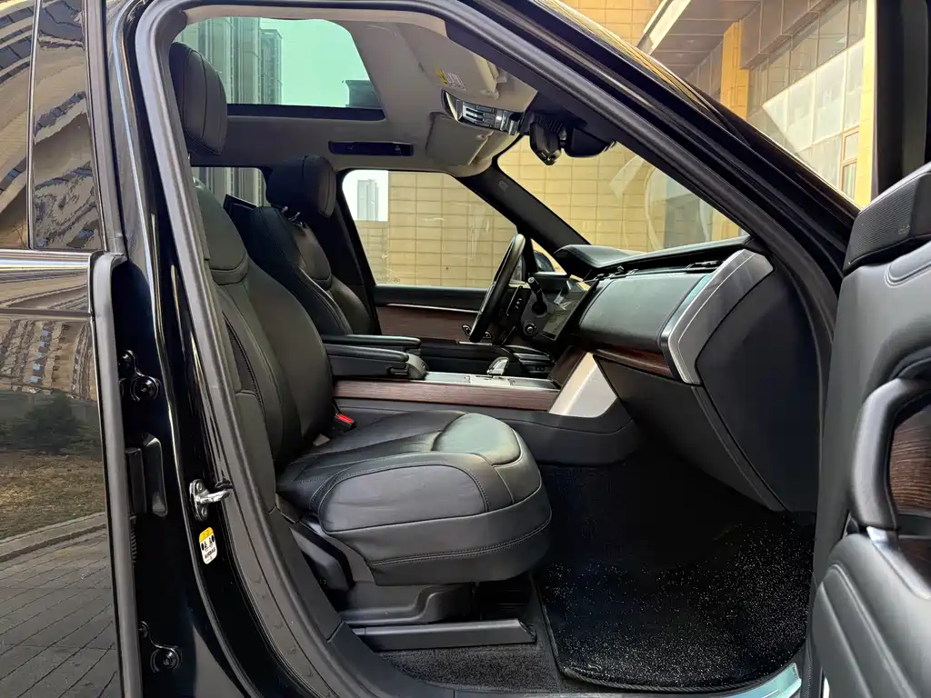 Range Rover 2024 3.0 L6 400PS Genesis Extended Edition купить на сайте DeffCars