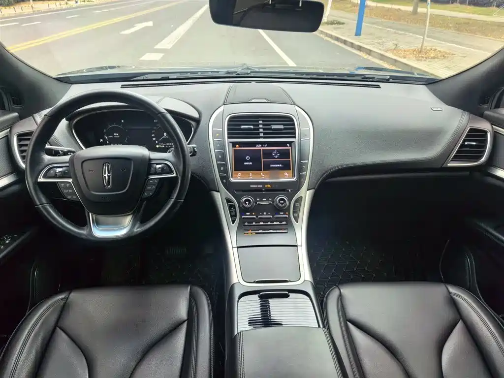 Voyager imported 2019 2.0T two-wheel drive Zunyue Edition, National VI купить на сайте DeffCars