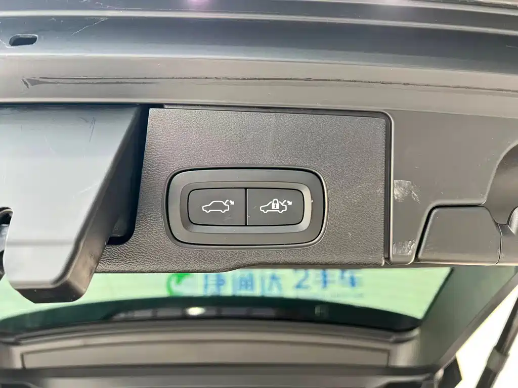 Volvo XC60 plug-in hybrid 2022 T8 plug-in hybrid four-wheel drive Zhiyuan luxury version купить на сайте DeffCars