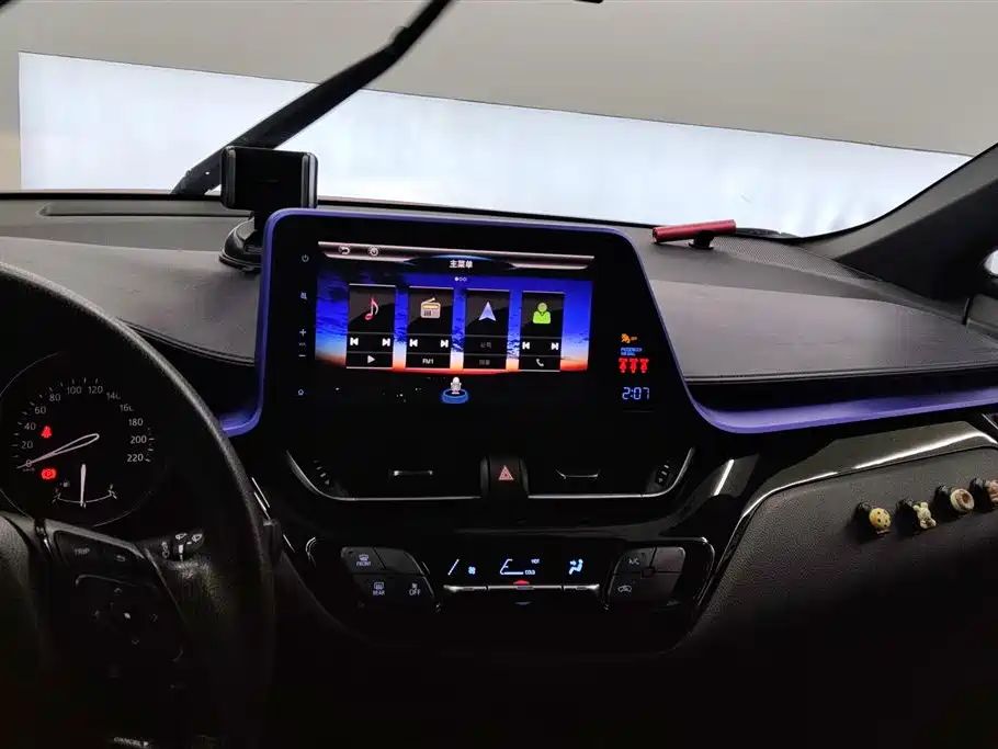 Toyota C-HR 2018 2.0L Leading Sunroof Version National VI купить на сайте DeffCars