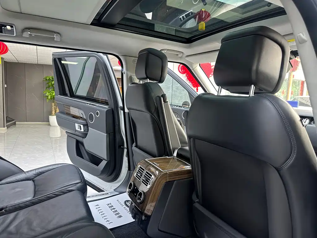 Range Rover 2018 3.0 SC V6 Vogue SE Genesis Extended Edition купить на сайте DeffCars