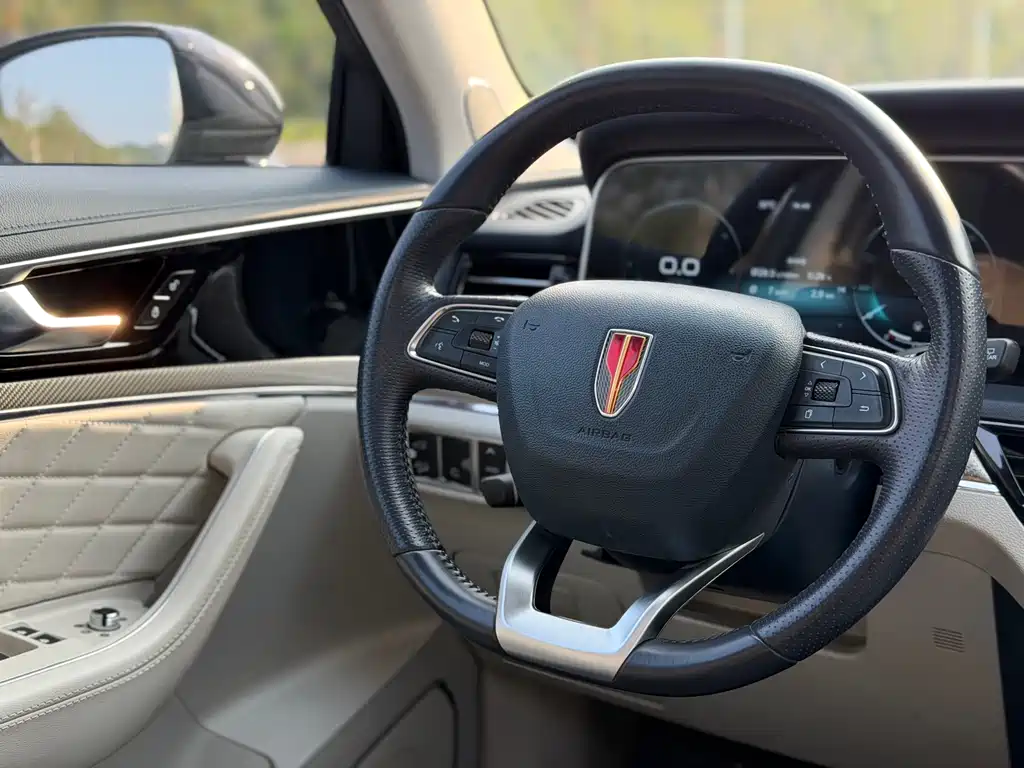 Hongqi HS5 2022 2.0T Zhilian Qixiang four-wheel drive version купить на сайте DeffCars