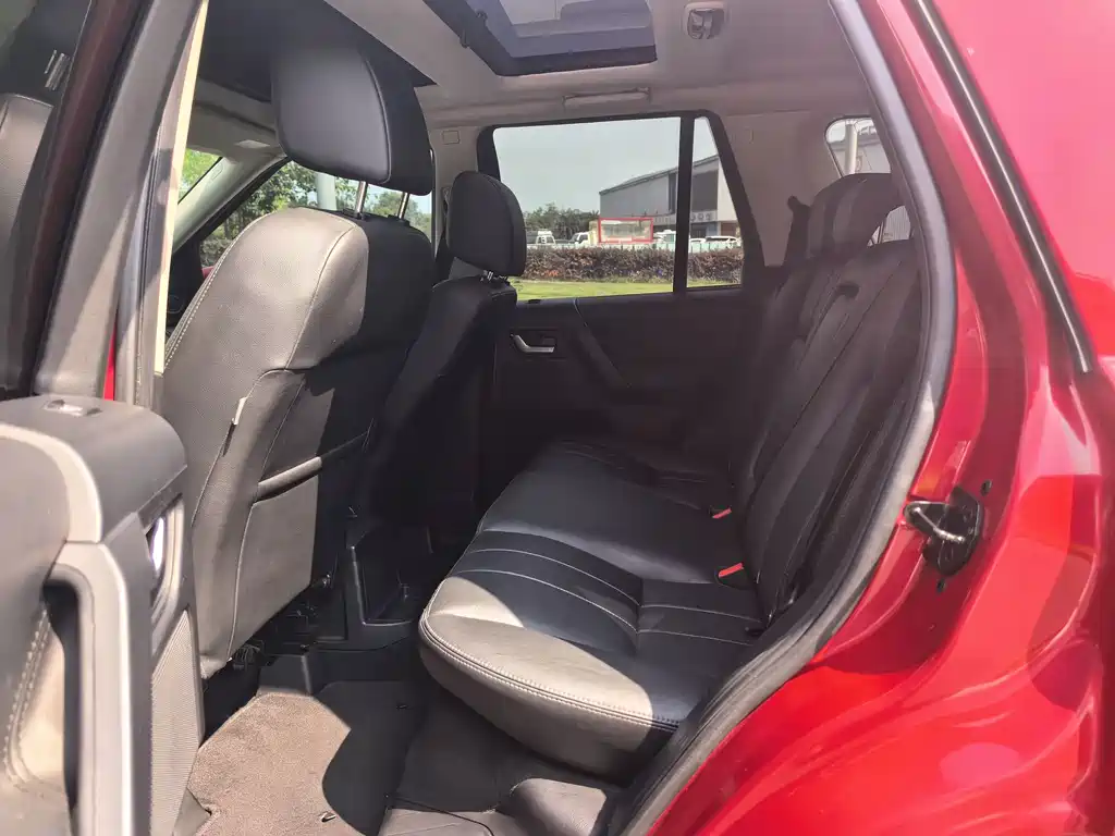 Freelander 2 2014 2.2T SD4 SE diesel version купить на сайте DeffCars