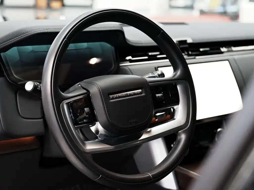 Range Rover 2023 facelift 3.0 L6 400PS Extended Edition купить на сайте DeffCars
