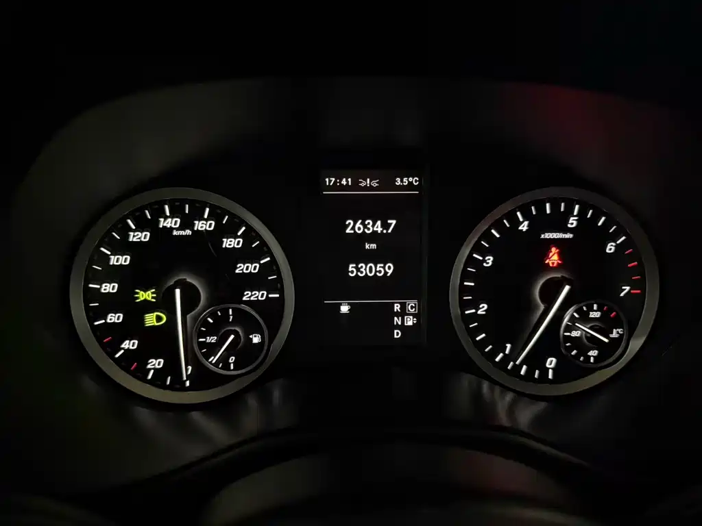 Vito 2021 2.0T Business Edition 7 seats купить на сайте DeffCars