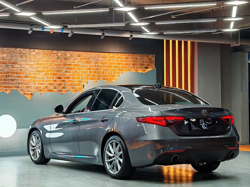Giulia Juliet 2017 2.0T 280HP Luxury Edition купить на сайте DeffCars