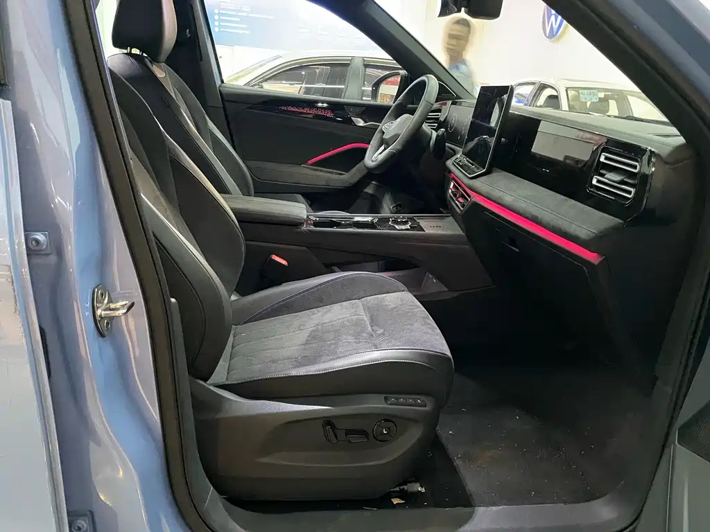 Tiguan L 2024 PRO 380TSI four-wheel drive R-Line Zhizun Edition купить на сайте DeffCars