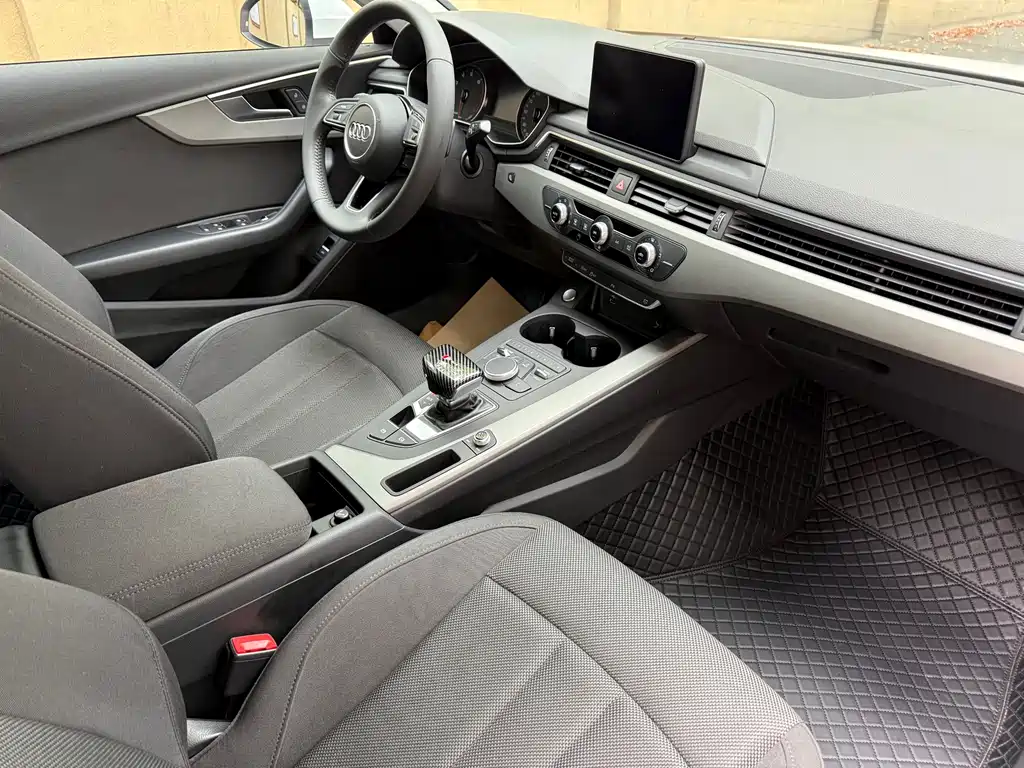 Audi A4L 2018 30th Anniversary Model 40 TFSI Enterprising купить на сайте DeffCars